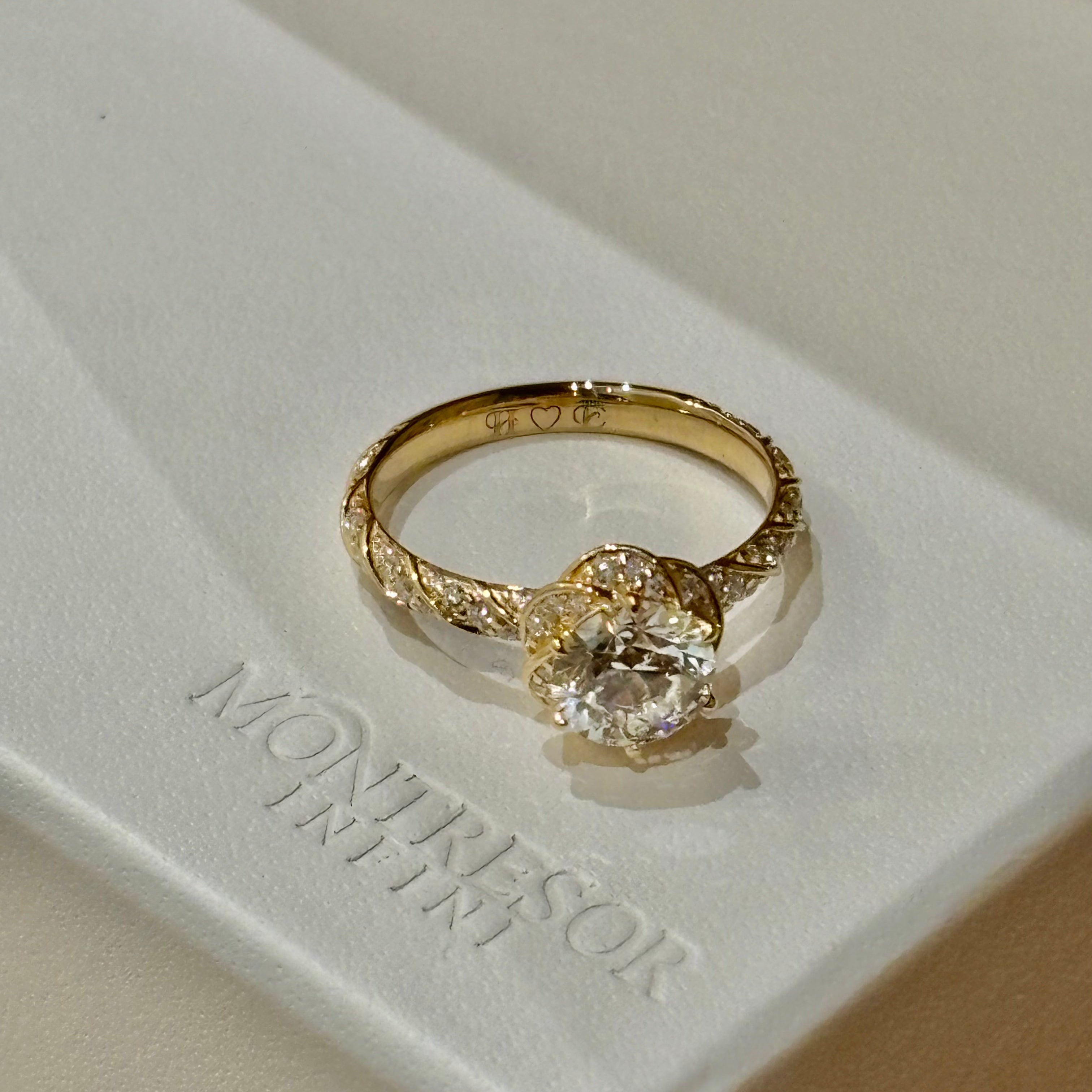 cygne-custom-engagement-ring-montresor-infini